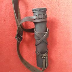 Fourreau Ep&egrave;e cuir style medieval ,behourd,reconstitution histhorique,viking ,assasins screeds