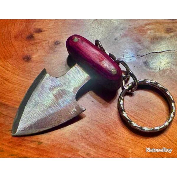Lame double tranchante - Porte clef - Bois color� - Ench�re 1.00 �