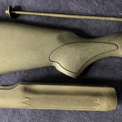 Crosse et devant Remington  en synth&eacute;tique noir pour Remington 870 cal. 12.
