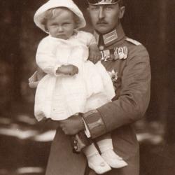 Carte postale - Prince August Wilhelm avec son fils -N&deg;8717