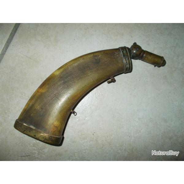 ancienne grosse poire poudre corne blonde bec verseur pivot laiton cuivre xviii xix chasse militaria