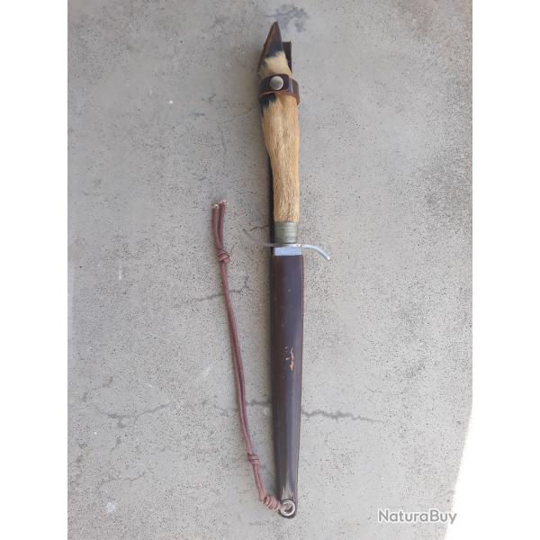 Dague de chasse pattes de chevreuil etuit cuir