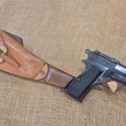 Pistolet browning GP 35 Mod&egrave;le CAPITAN Etat neuf avec crosse etuit d'origine.