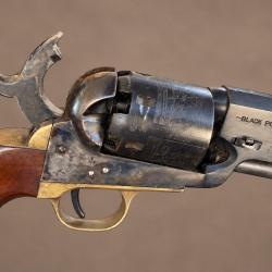 1851 NAVY Cal 36. A .UBERTI & C.GARDONE.