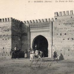 Carte Postale Ancienne - Oujda (Maroc) - La Porte de Sidi-Aissa -N&deg;8720