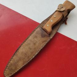 Ancien couteau droit PARAPLUIE A L'EPREUVE avec son etui de ceinture cuir en parfait &eacute;tat &agrave; nettoyer