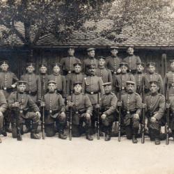 Carte postale de groupe de soldats allemands de la Premi&egrave;re Guerre mondiale -N&deg;8748