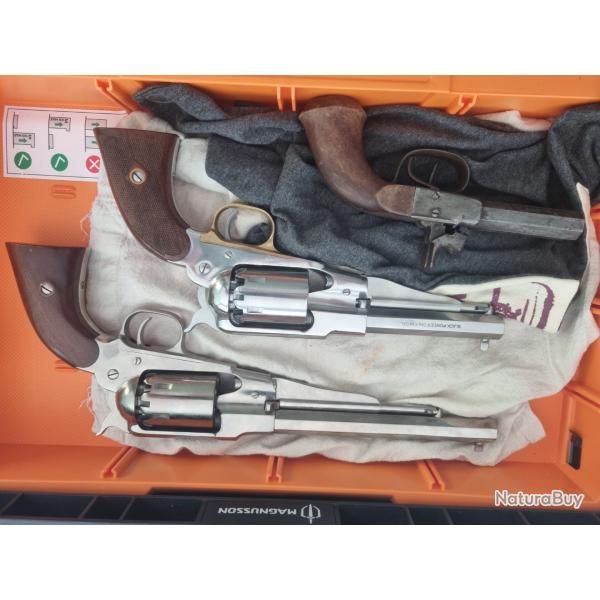 Lot pistolets poudre noire pietta remington 1858 et accessoires