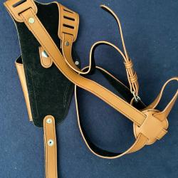 Holster d'&eacute;paule pour droitier en simili cuir marron pour revolver