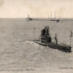 Carte Postale Ancienne - La Sortie d'un Sous-Marin -N&deg;87246