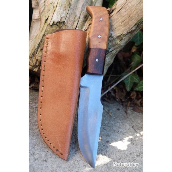 Couteau de Chasse Buschraft Lame Harpoon Acier Carbone 1055 Manche 2 Bois Etui Cuir Fab Artisanale