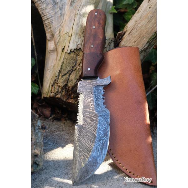 Couteau de Chasse Trakker Damas Lame 256 Couches Manche Bois de Rose Fabr Artisanale Etui Cuir