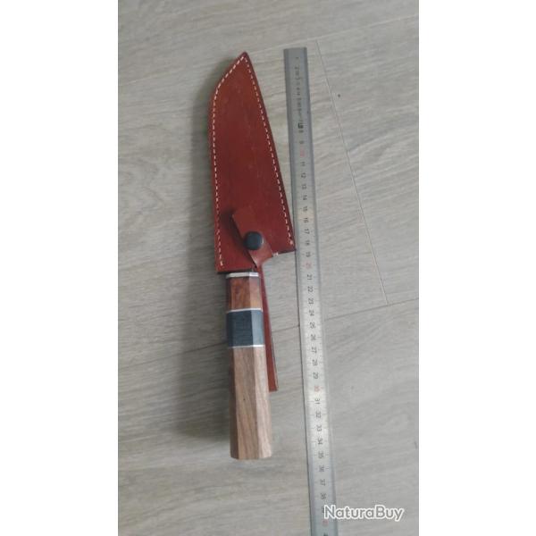 Couteau � lame fixe avec �tui en cuir