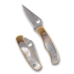 Couteau Spyderco Bug Lame Acier 12C27 Manche Maillechort Ormeau Slip Joint SC133AP