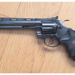 Revolver Colt Diamondback avec canon de 6" en calibre 22LR