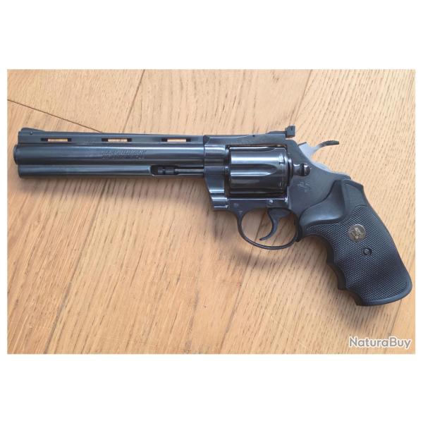 Revolver Colt Diamondback avec canon de 6" en calibre 22LR