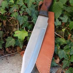 Couteau de Gaucho Argentin Bowie Lame Acier Carbone 1055 Etui Cuir Manche Bois Fabric Artisanale 01