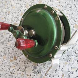 Moulinet de p&ecirc;che ancien du type Manufrance F&eacute;rac