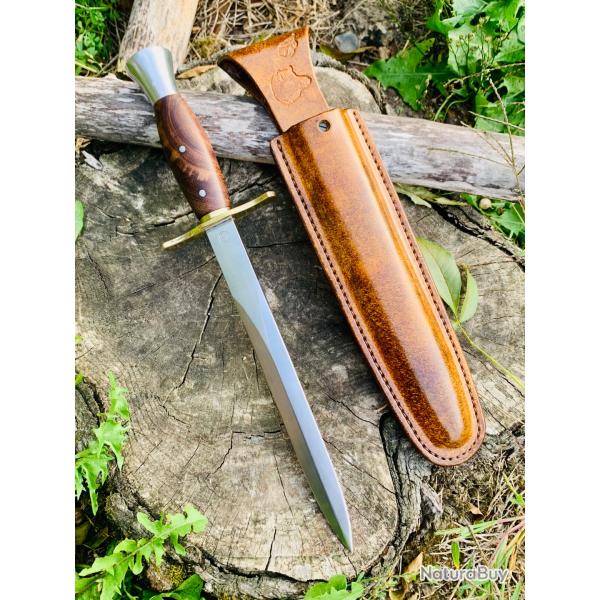 dague de chasse d'artisan / manche en palissandre / lame inox double tranchant