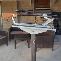 table r&eacute;glable  pour chevalet