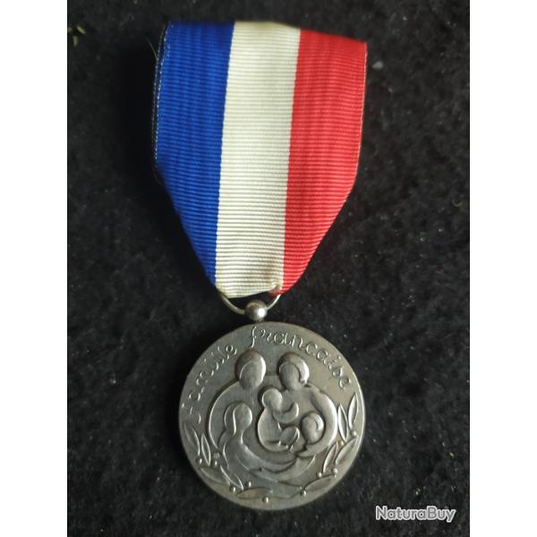 medaille famille francaise