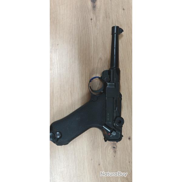 r�plique d'airsoft Luger P08 Full Metal CO2 Blowback fabriqu�e par la marque KWC � Ta�wan