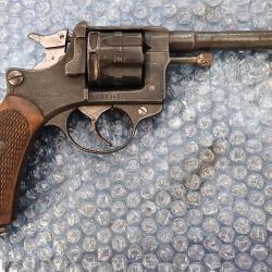 Vends r&eacute;volver 1892 civil- LAMURE et GIDROL command&eacute; par l'arm&eacute;e Fran&ccedil;aise en1914 avec son &eacute;tuis