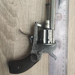 Jolie revolver grav&eacute; Luxe 7mm &agrave; broche