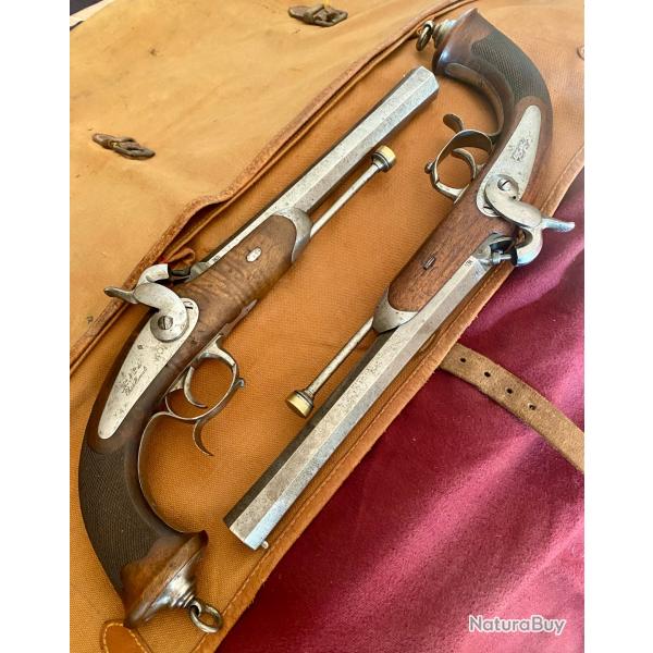Paire se pistolets r�glementaire � percussion d'officier de Cav Mod�le 1833 Manuf de Chatellerault