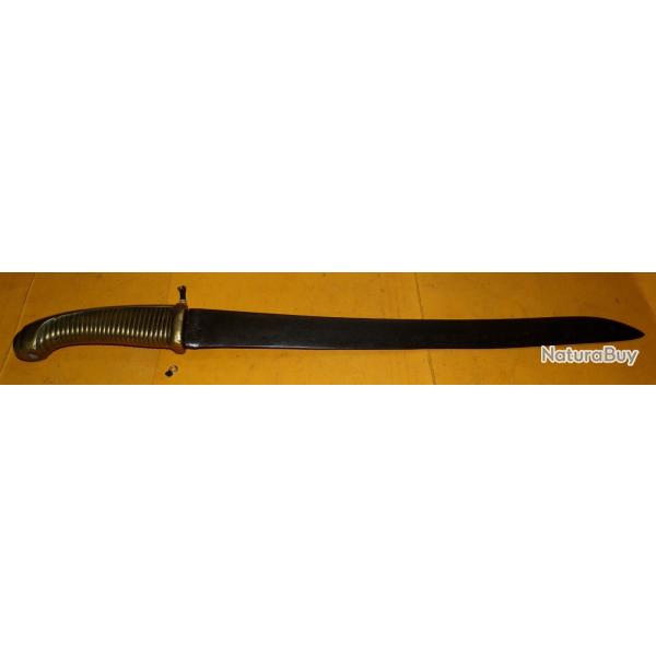 COUTEAU DE FABRICATION ARTISANALE SUR LA DECOUPE D'UN SABRE BRIQUET  , TAILLE 57 CM LAME 42,5 CM , P