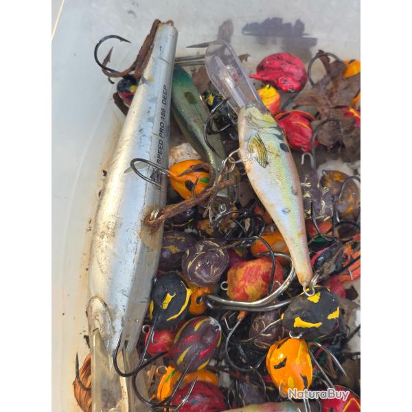 Lot de leurres pour la p�che t�tes plomb�e et poissons