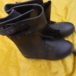brodequin de marche ou ranger neuve pointure 42