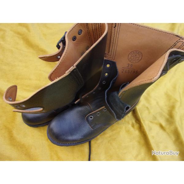 brodequin de marche ou ranger neuve pointure  39