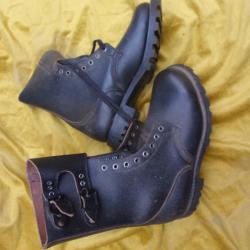 brodequin de marche ou ranger neuve pointure  43