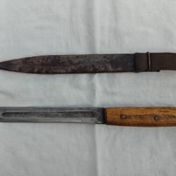 Trench Art - Poignard fait dans une ba&iuml;onnette de SVT-40
