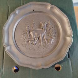Assiette d&eacute;corative etain
