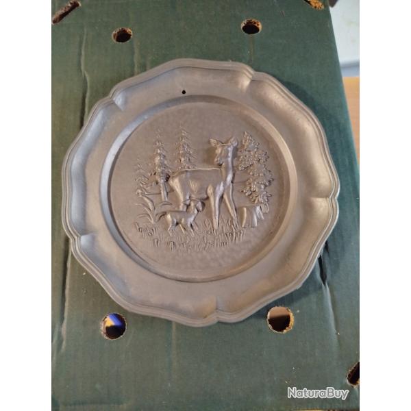 Assiette d�corative etain