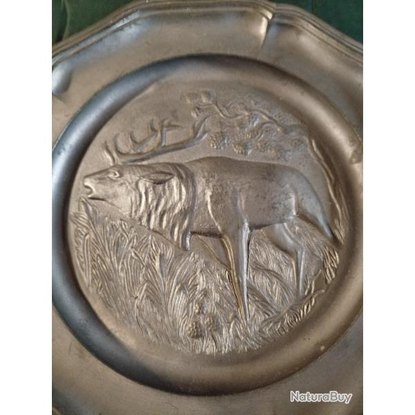 Assiette d�corative cerf etain