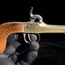 Tr&egrave;s beau pistolet &agrave; percussion en laiton, sign&eacute; - fin XIX i&egrave;me si&egrave;cle