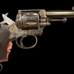 incroyable revolver de grande qualit&eacute; 8 coups en 7,5 nagant /7,5 suisse