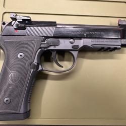 vends BERETTA 92X tr&egrave;s peu utilis&eacute;