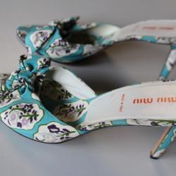 Mules &agrave; talons Sandales MIU MIU imprim&eacute; bleu T39