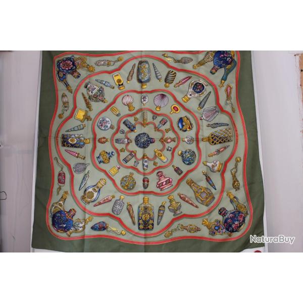 Foulard soie HERMES Flacons a parfum mode accessoires luxe