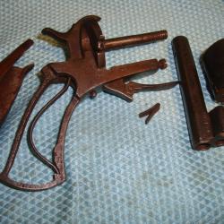 REVOLVER LEFAUCHEUX 7M/M A BROCHES A  REMONTER
