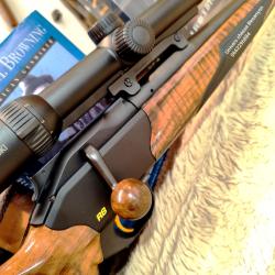 Blaser R8 success cuir grade 7 cal.30-06 m&eacute;daillon cerf d&eacute;tente dor&eacute; boule bois housse et bretelle