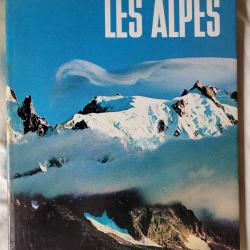 Tr&egrave;s Beau Livre - Les ALPES S&eacute;lection du Reader's Digest (1977)