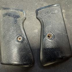 paire de plaquettes de pistolet walther pp  d origines  anciennes