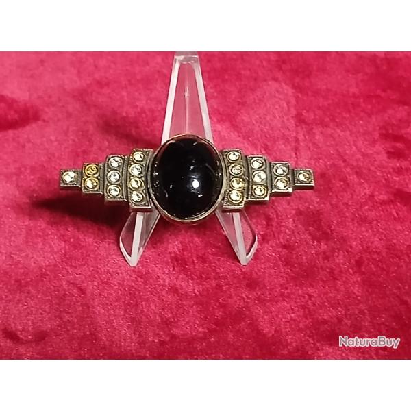 �l�gante broche de style Art D�co, v�ritable pi�ce de caract�re. Des ann�es 1920-1930
