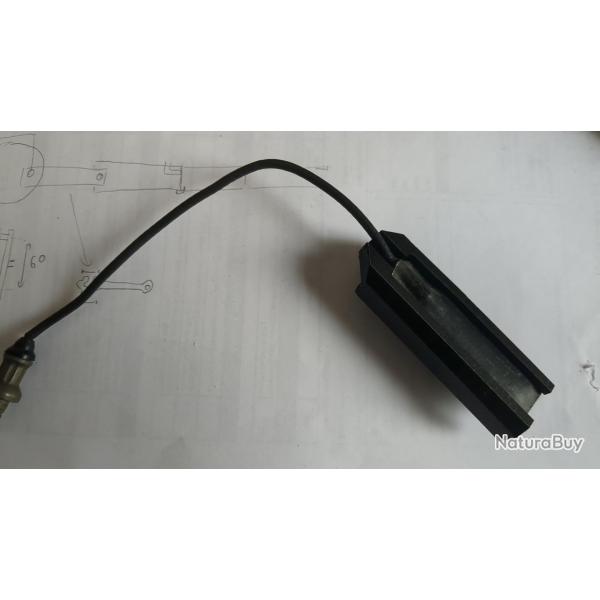 Support interrupteur d�port� rail 20mm (Picatinny) pour lampe/laser