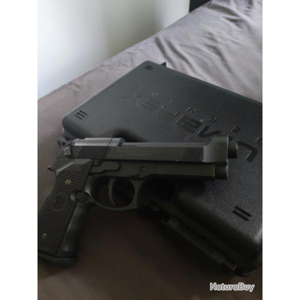 Je vends mon berreta M92 umarex co2 4,5mm a plombs+4 barillets + malette bon �tat Manque le viseur